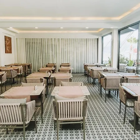 Honeymoon فندق *